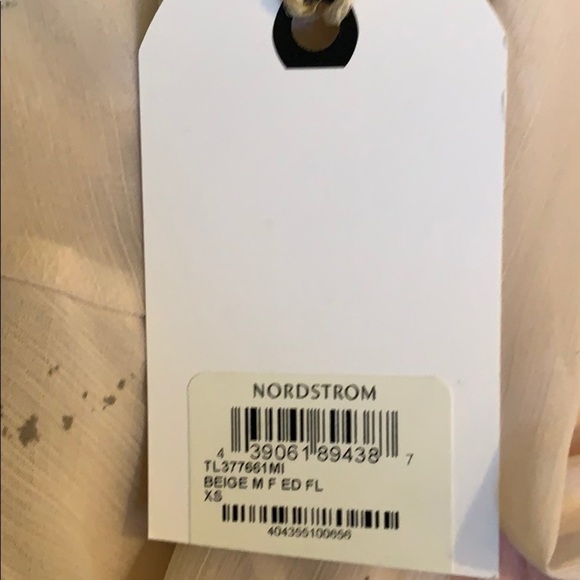 Leith High Low Ruffle Sheer Floral Top NWT Size XS - Picture 6 of 6